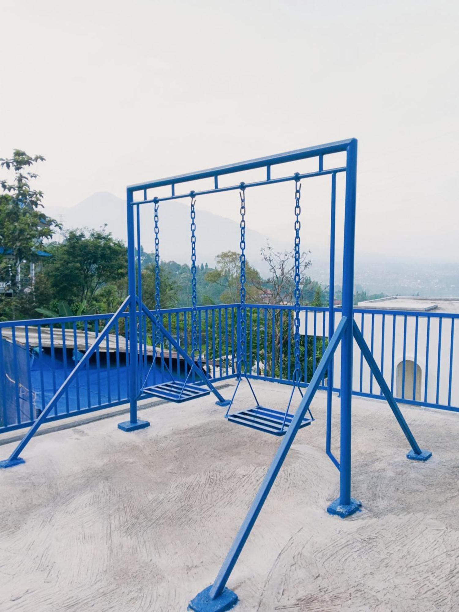 Villa Blue Door, Puncak Pondok Cipaseban Екстериор снимка