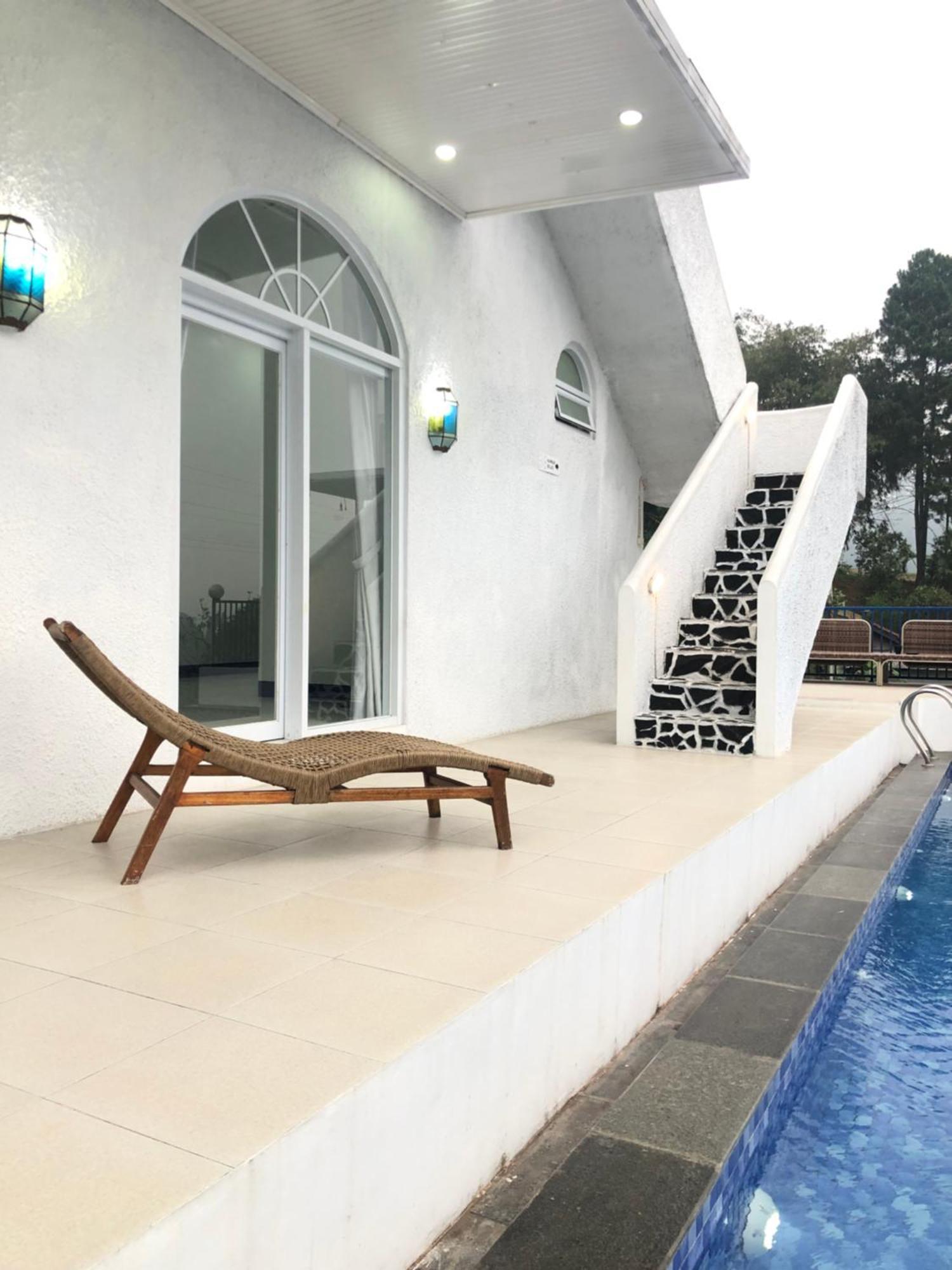Villa Blue Door, Puncak Pondok Cipaseban Екстериор снимка